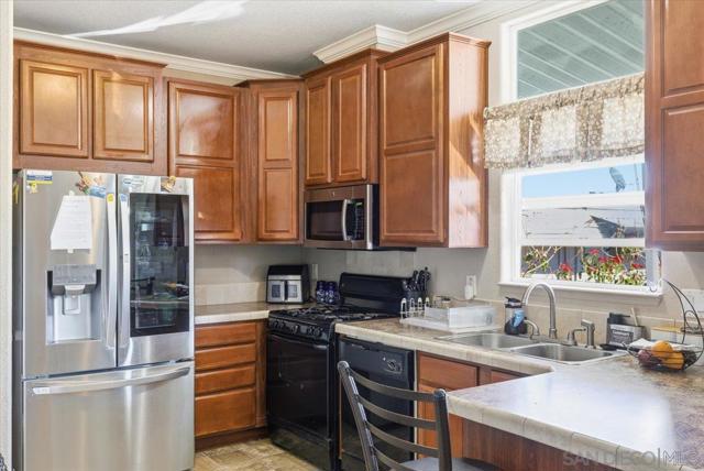 1100 Industrial Blvd, Chula Vista CA: https://media.crmls.org/mediaz/da6343b0-9398-45cc-809a-a7709fa5f666.jpg