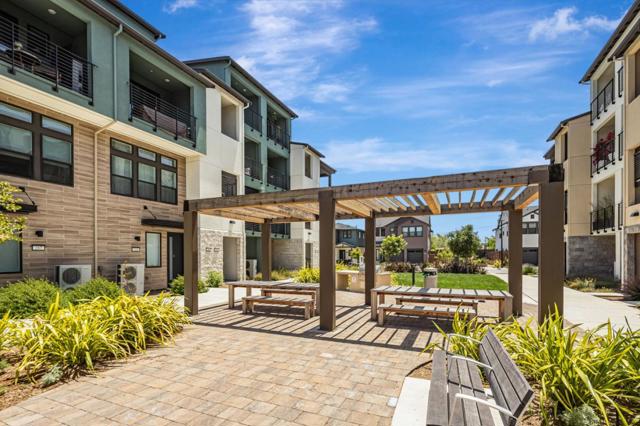 112 Waters Park Circle, San Mateo CA: https://media.crmls.org/mediaz/da6390ff-9a32-4e9c-a465-25a16898d60e.jpg