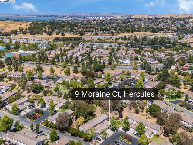 9 Moraine Court, Hercules CA: https://media.crmls.org/mediaz/da63d45f-80f9-46d8-b201-c122a33d5f07.jpg