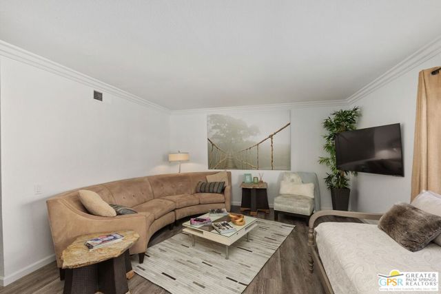 400 N Sunrise Way, Palm Springs CA: https://media.crmls.org/mediaz/da6446ad-fbd9-44f6-b294-9bd28f6396e4.jpg