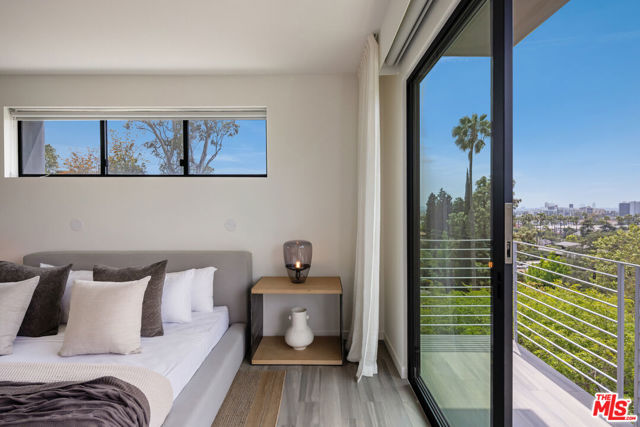 5751 Valley Oak Drive, Los Angeles CA: https://media.crmls.org/mediaz/da6590eb-1d58-4c02-b8e4-f1ea225c19f0.jpg
