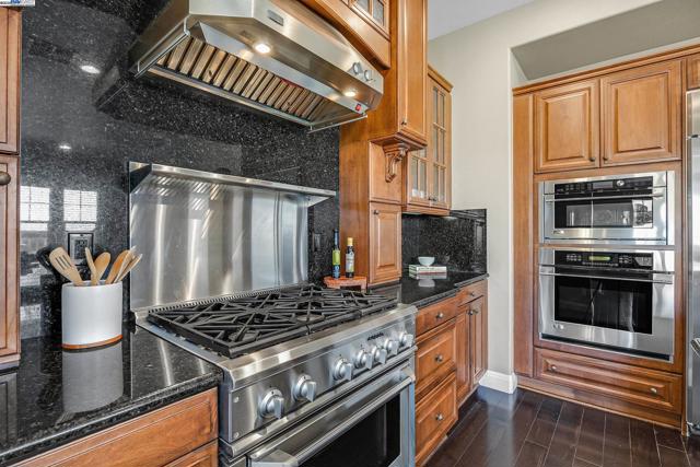 1359 Monterosso St, Danville CA: https://media.crmls.org/mediaz/da65ea76-770f-4ee8-9b2e-a0a25f303182.jpg