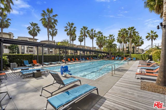 7100 Playa Vista Drive, Playa Vista CA: https://media.crmls.org/mediaz/da663969-61ae-4fe1-851a-6ad459e74dbb.jpg