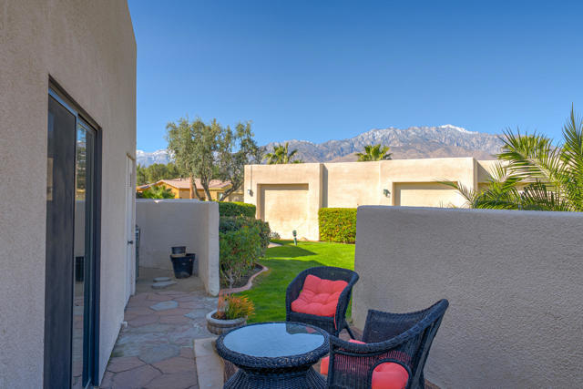 28640 W Natoma Drive, Cathedral City CA: https://media.crmls.org/mediaz/da66a9d4-67a9-4fca-a9b0-8550cf38360b.jpg