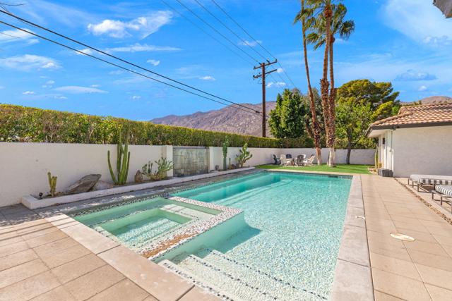 505 N Camino Real, Palm Springs CA: https://media.crmls.org/mediaz/da66c960-e065-4612-9e4a-f390b0ee17d4.jpg