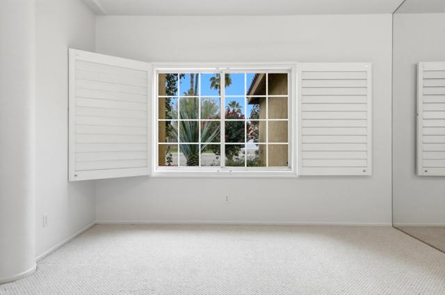 Image 15 of 42 For 78663 Como Court