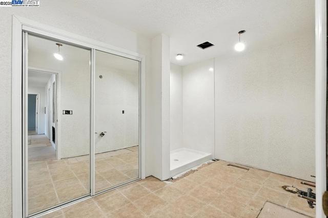 21798 Independent School Rd, Castro Valley CA: https://media.crmls.org/mediaz/da67a7bb-092f-4900-9907-92fe920c6d3f.jpg
