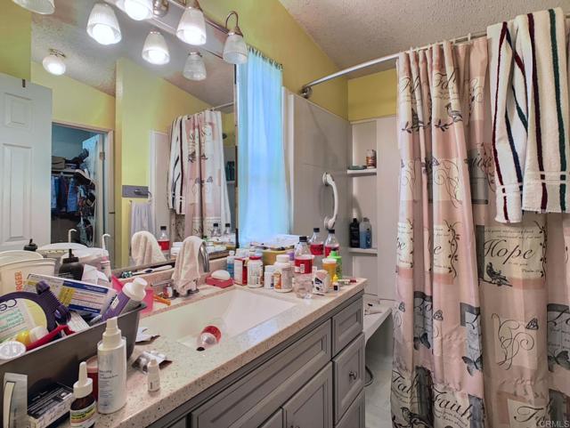 Home for Sale in Lakeside