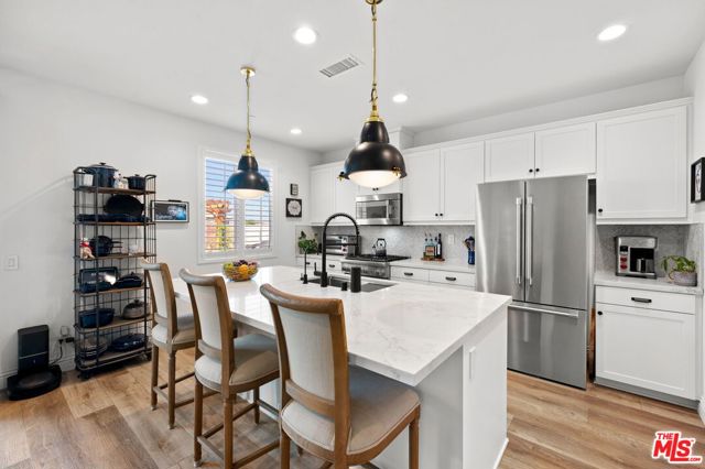 36731 Cordoba Trail, Beaumont CA: https://media.crmls.org/mediaz/da683c11-ab68-496b-8a49-7275dc7d8fd9.jpg