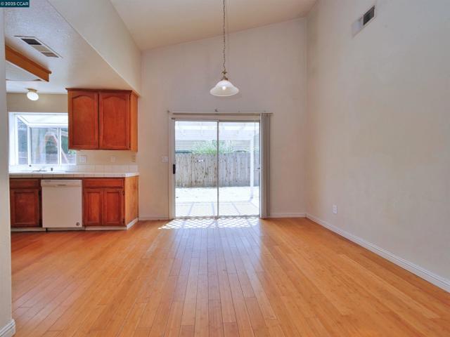 4300 Cannington Lane, Salida CA: https://media.crmls.org/mediaz/da6941b3-45aa-4027-aea2-1055991a87f6.jpg