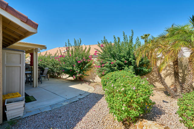 33853 Drifting Sands Circle, Thousand Palms CA: https://media.crmls.org/mediaz/da6a4025-67fe-456a-814c-717726acef64.jpg