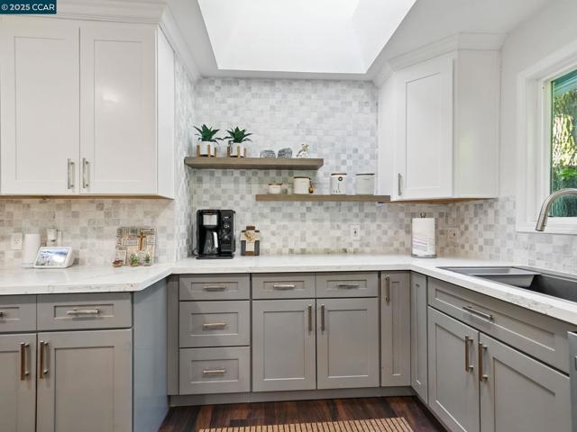 1836 Newell Ave, Walnut Creek CA: https://media.crmls.org/mediaz/da6a63c0-6d51-46cd-98fa-75ca15c2fc6e.jpg