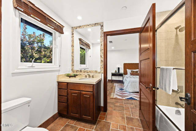 1533 Rancho Avenue, Glendale CA: https://media.crmls.org/mediaz/da6a93fb-54e2-41c0-9974-52847c17c8d5.jpg