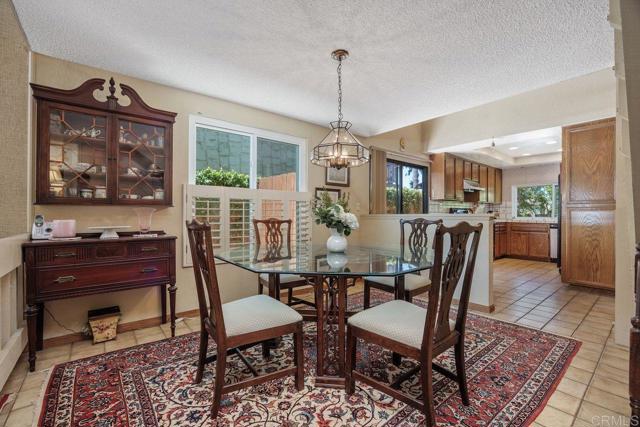 1440 Tennis Match Way, Encinitas CA: https://media.crmls.org/mediaz/da6aeeef-8bfd-422e-b618-34f702427c2a.jpg
