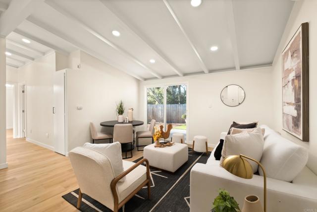 Detail Gallery Image 3 of 21 For 4774 Chickasaw Ct, San Diego,  CA 92117 - 3 Beds | 2 Baths