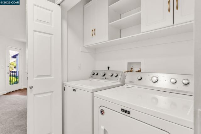 440 Canyon Woods Pl, San Ramon CA: https://media.crmls.org/mediaz/da6bbdd9-c63a-4cc6-8dbc-247651475945.jpg