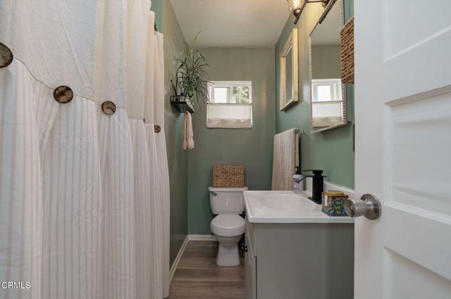 104 E Warner Street, Ventura CA: https://media.crmls.org/mediaz/da6c2e82-5e06-4ea5-8283-4b1a894498e9.jpg