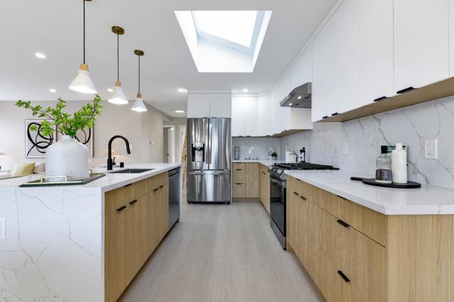 42948 Applewood Street, Fremont CA: https://media.crmls.org/mediaz/da6c7076-fc87-42d0-ab54-269c8d2fe83b.jpg