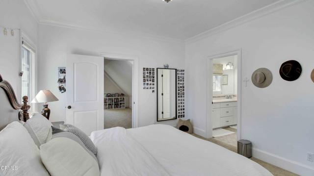 1929 Lyans Drive, La Canada Flintridge CA: https://media.crmls.org/mediaz/da6cf67d-55cb-450e-a453-1fbce720e97a.jpg