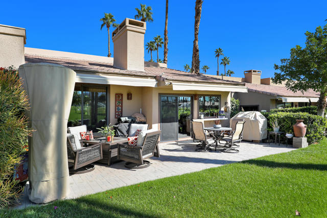 76745 Chrysanthemum Way, Palm Desert CA: https://media.crmls.org/mediaz/da6d016b-f181-4155-86a6-4d2709cea292.jpg