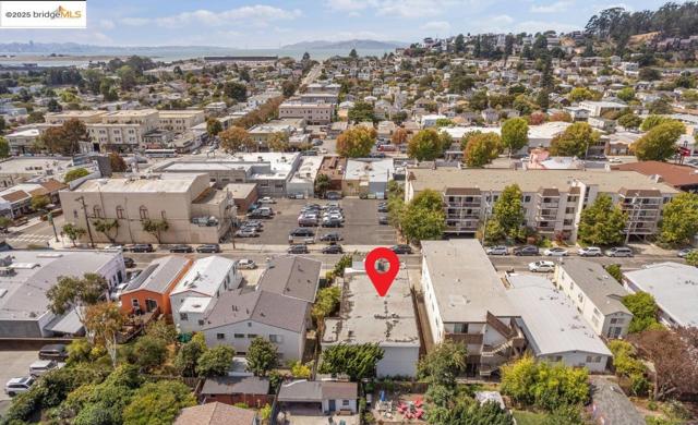 825 Kains Ave, Albany CA: https://media.crmls.org/mediaz/da6e9f58-8b33-429d-956a-276fa17d5a51.jpg