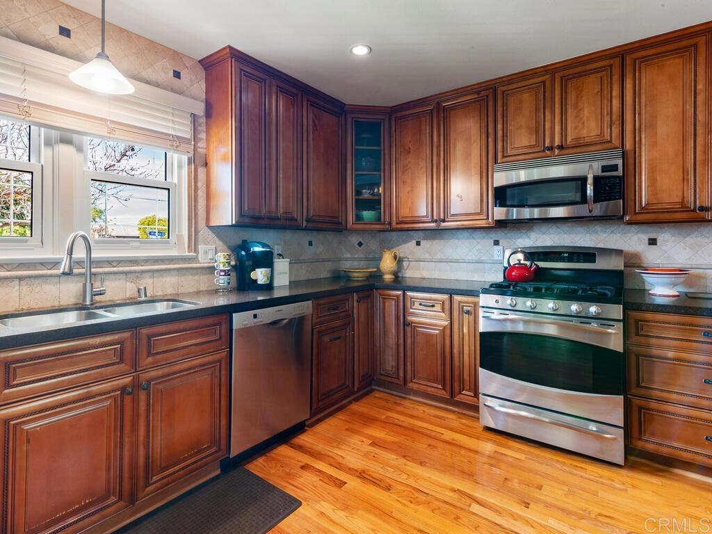 4839 Winona Avenue - photo 5