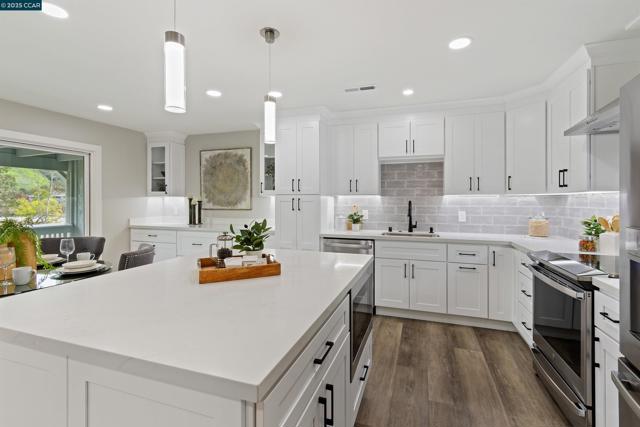 1161 Leisure Ln, Walnut Creek CA: https://media.crmls.org/mediaz/da6f722e-2fa0-4c7e-94c9-a7e736def607.jpg
