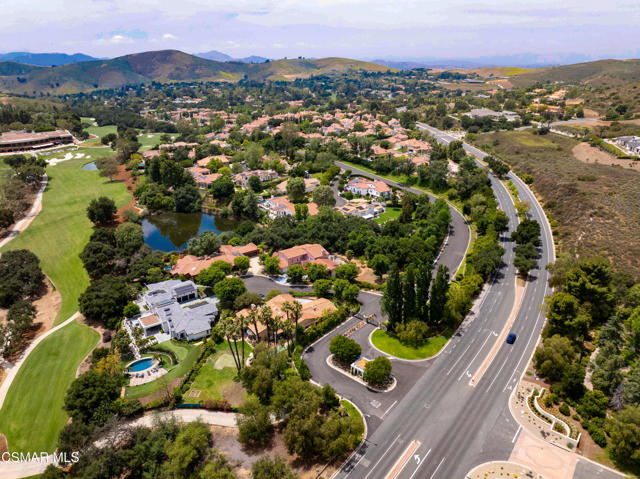 1600 Crown Ridge Court, Westlake Village CA: https://media.crmls.org/mediaz/da705f0f-992a-4860-8359-d926ee70d03c.jpg
