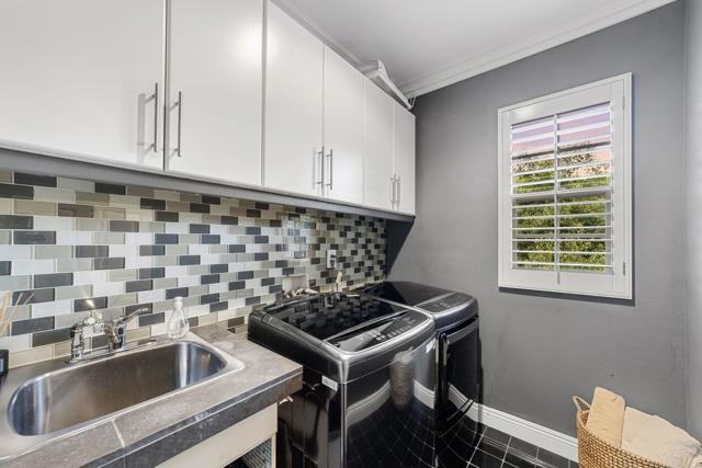 3655 Sage Canyon Drive, Encinitas CA: https://media.crmls.org/mediaz/da708f27-de27-407b-9555-19939e7fe74a.jpg