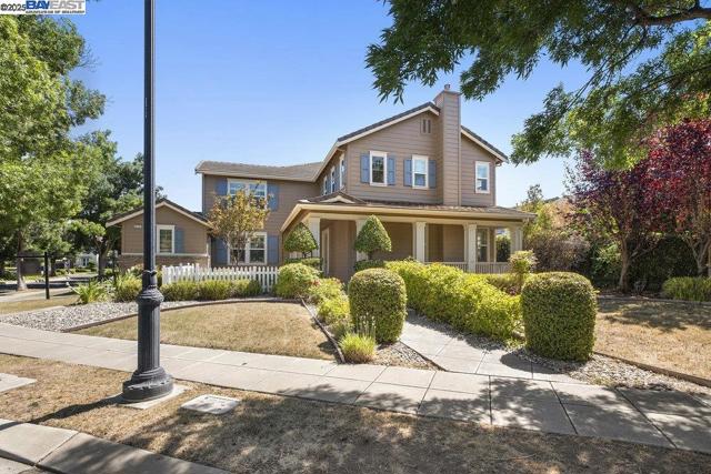 670 W Privado Way, Mountain House CA: https://media.crmls.org/mediaz/da7148cb-339b-4130-8418-9c4d05a4daab.jpg