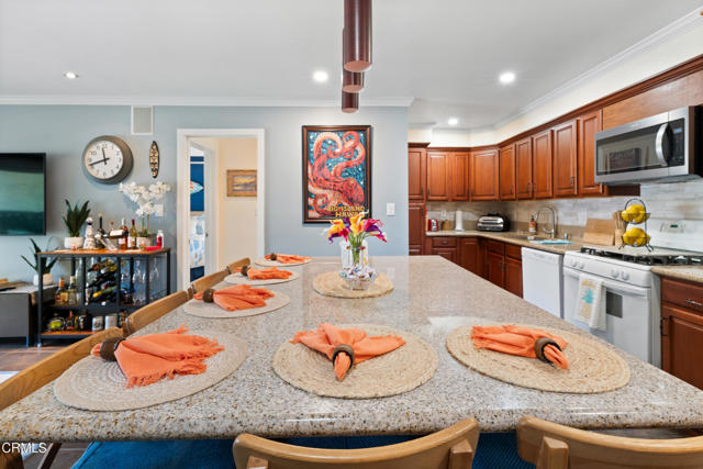542 Ebbtide Circle, Port Hueneme CA: https://media.crmls.org/mediaz/da7196ac-0634-479f-b3de-78b45128eb9d.jpg