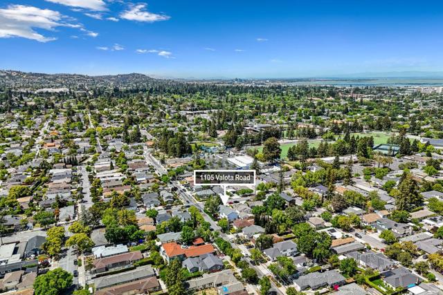 1105 Valota Road, Redwood City CA: https://media.crmls.org/mediaz/da720101-13e0-45b5-a528-aedf8378aafb.jpg