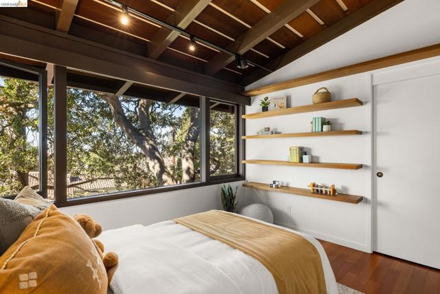 Image 21 of 52 For 85 El Camino Real