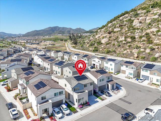 108 Lipizzan Ln, Fallbrook CA: https://media.crmls.org/mediaz/da727d50-cbbc-47e3-98ac-15aaa2b7c064.jpg