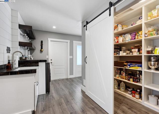8191 Highland Rd, Livermore CA: https://media.crmls.org/mediaz/da73825f-c36b-43c4-a29b-b17b5cde20a9.jpg