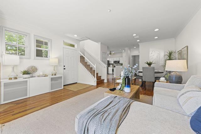 Detail Gallery Image 6 of 38 For 6084 Citracado Cir, Carlsbad,  CA 92009 - 3 Beds | 2/1 Baths