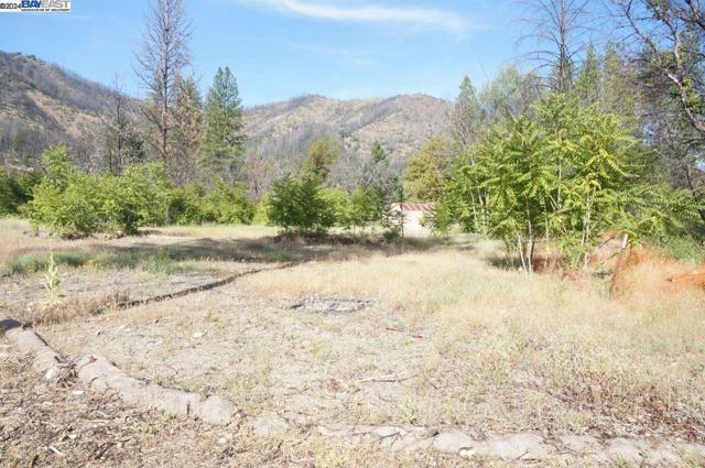 101 River Acres, Junction City CA: https://media.crmls.org/mediaz/da73e641-145b-42c5-83e1-10c7de1c1705.jpg