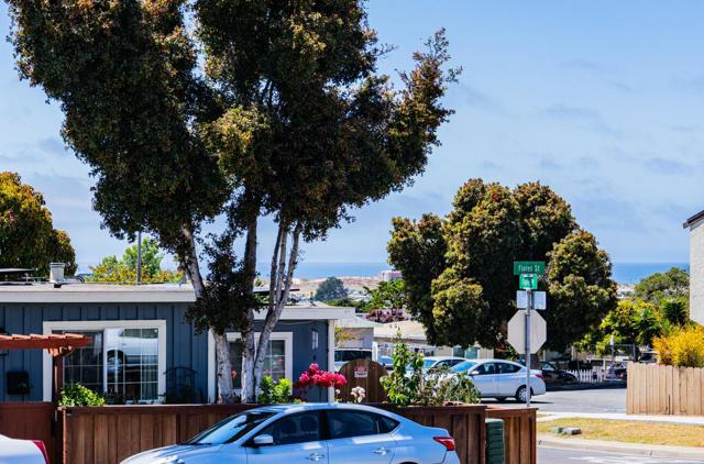 1622 Flores Street, Seaside CA: https://media.crmls.org/mediaz/da743721-3402-4605-bf5b-e4dc19c25f70.jpg