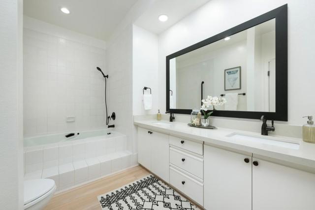 10 9th Avenue, San Mateo CA: https://media.crmls.org/mediaz/da74b57d-e4d0-4c8b-bb6e-bf34e877f847.jpg