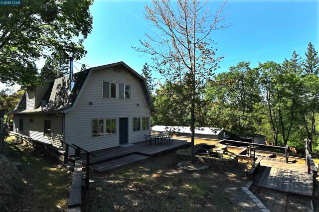 9687 Manzanita Way, Coulterville CA: https://media.crmls.org/mediaz/da74babf-f1ae-46dc-8cd4-1013cffe9864.jpg