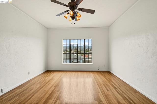 Image 7 of 41 For 848 Stannage Ave 11