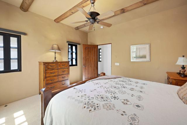 72275 Upper W Way, Palm Desert CA: https://media.crmls.org/mediaz/da74dc8a-a13a-44a8-ba8c-4942969f5a28.jpg