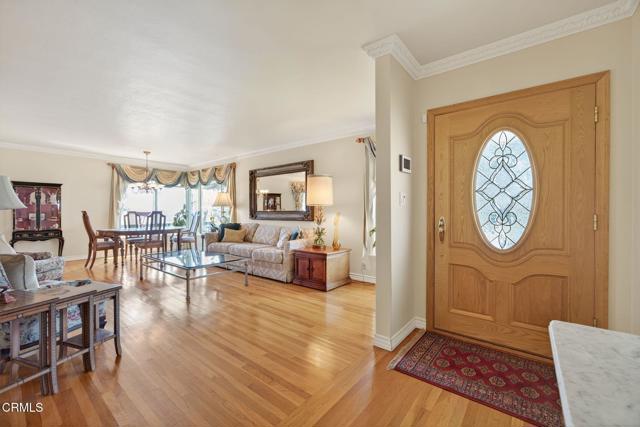 332 Carol Drive, Ventura CA: https://media.crmls.org/mediaz/da754abc-32c7-4897-add5-8474d89182fa.jpg