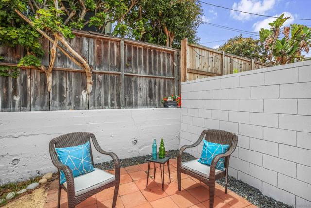1205 Park Row, La Jolla CA: https://media.crmls.org/mediaz/da754ecd-effc-4159-bad2-5750e172dc6b.jpg