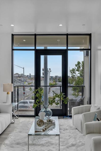889 McLellan Drive, South San Francisco CA: https://media.crmls.org/mediaz/da759d8b-d73e-4dba-9e51-15642ca54963.jpg