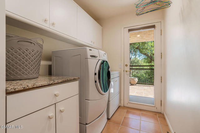 356 Laguna Terrace, Simi Valley CA: https://media.crmls.org/mediaz/da787da0-ba17-48fa-9f80-a8e77e5290c1.jpg