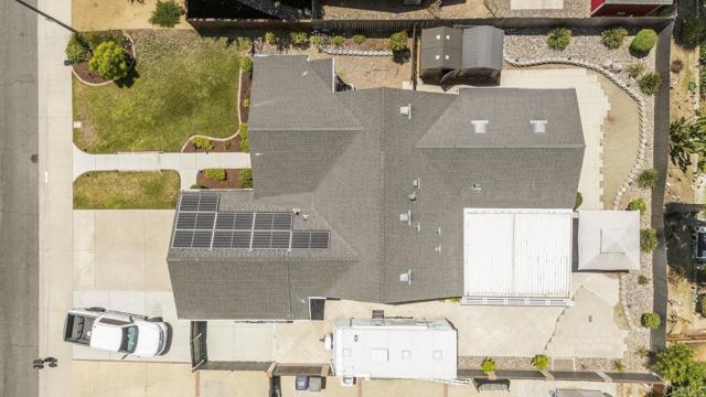 724 Hollowglen Road, Oceanside CA: https://media.crmls.org/mediaz/da790bcc-4bef-4db1-84a9-7a3fbf9445b0.jpg