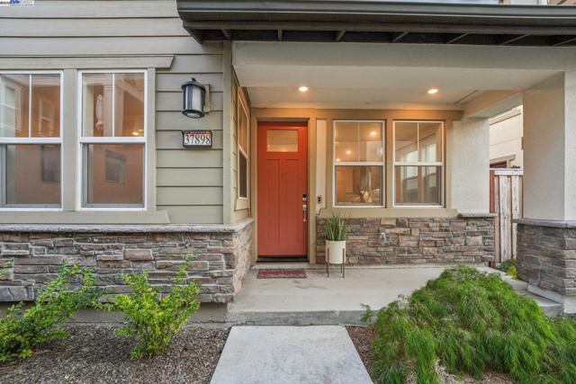 37898 Seafarer Road, Newark CA: https://media.crmls.org/mediaz/da79b80d-7a5a-4316-942a-ce10a006c1d6.jpg