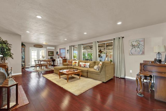 1945 Wedgemere Road, El Cajon CA: https://media.crmls.org/mediaz/da79d558-332b-4197-85e5-ad6417ee62c0.jpg