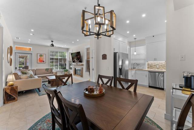 18622 Caminito Cantilena, San Diego CA: https://media.crmls.org/mediaz/da7ad854-79c1-4da8-8e43-08f53795d861.jpg